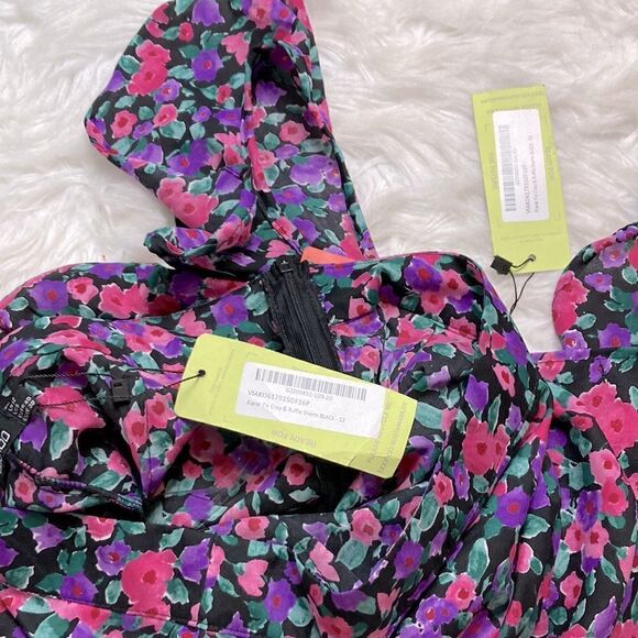 Boohoo 2-piece Floral High Waist Ruffle Shorts & Tie Crop Flutter Sleeve Top - Picture 12 of 16